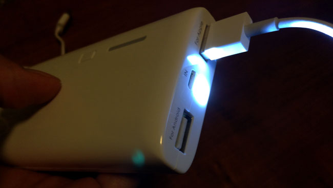 非常用LEDがついている!