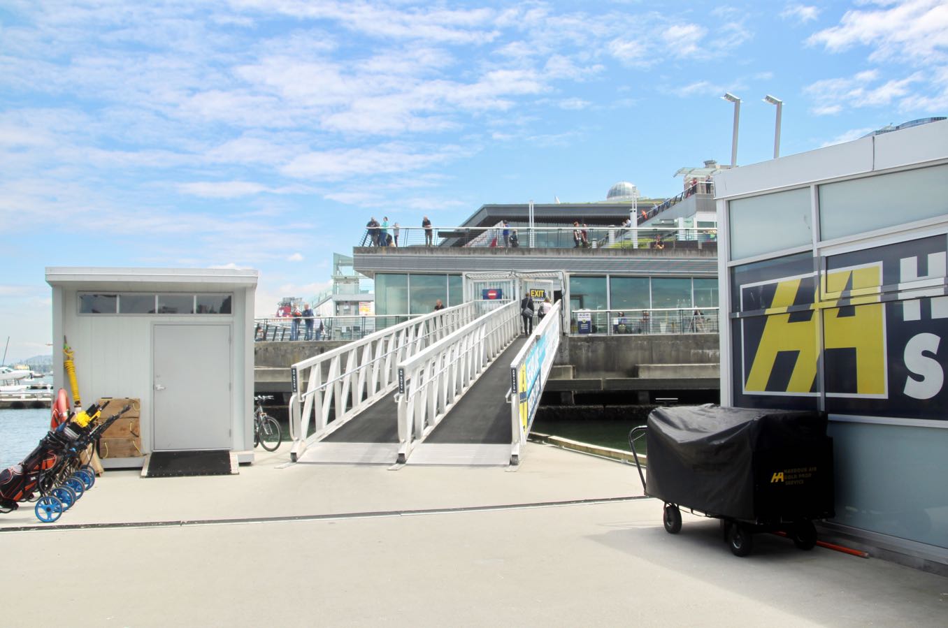 バンクーバー側の港「Vancouver Harbour Airport」へ