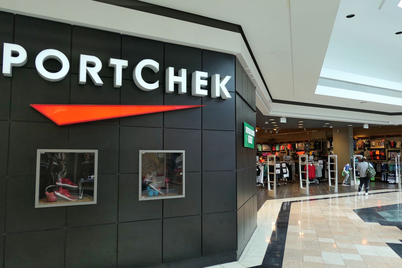 SPORT CHEK