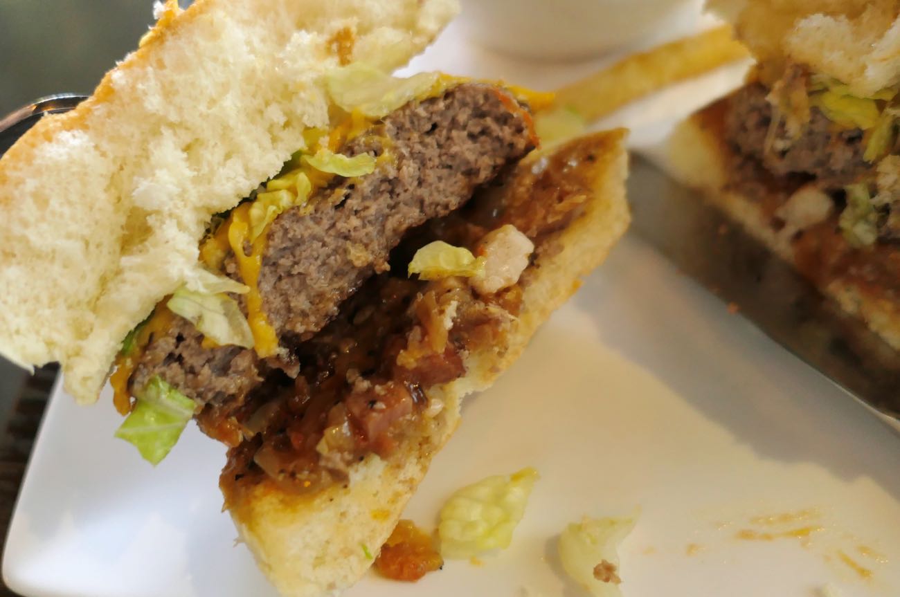 The Burgerの中を割ってみた